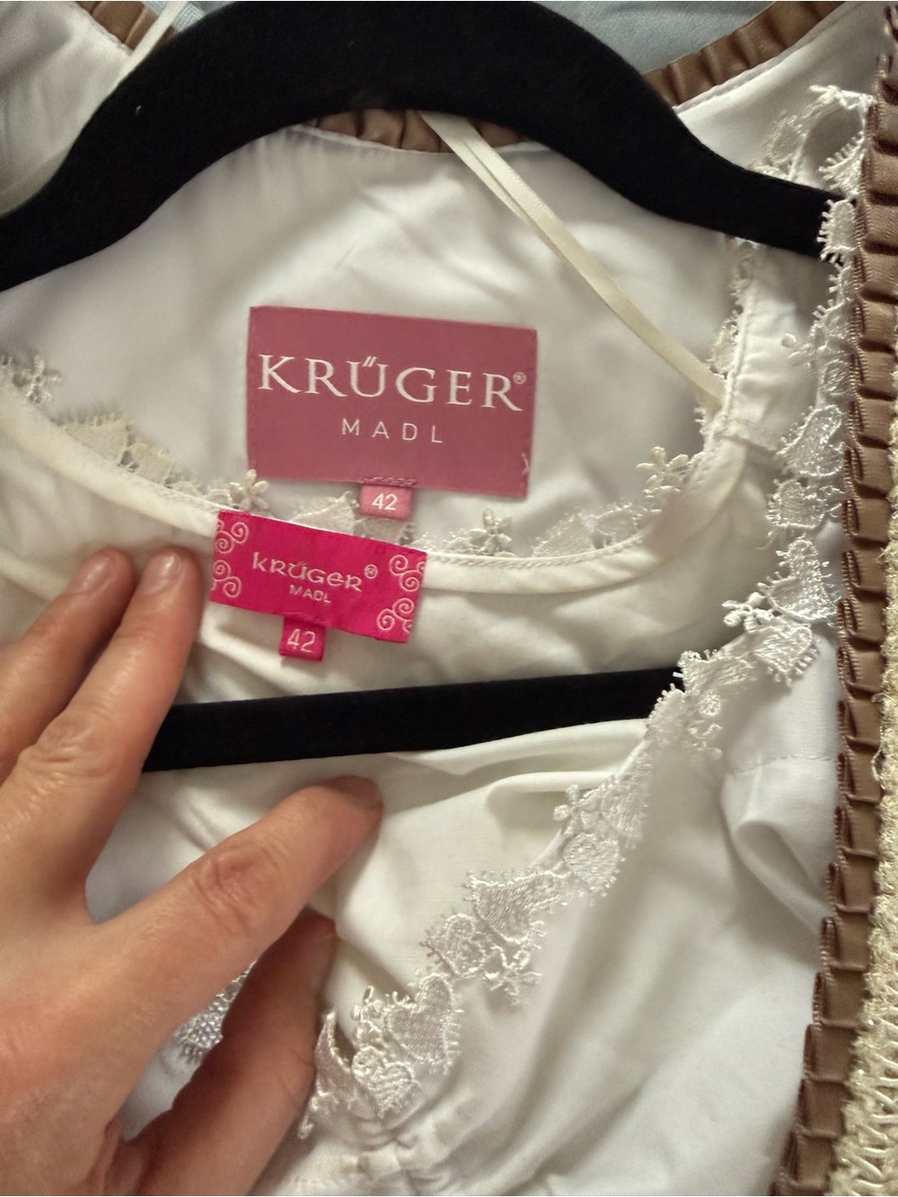 Authentic Kruger Lace Overlay Dirndl - Picture 4 of 5